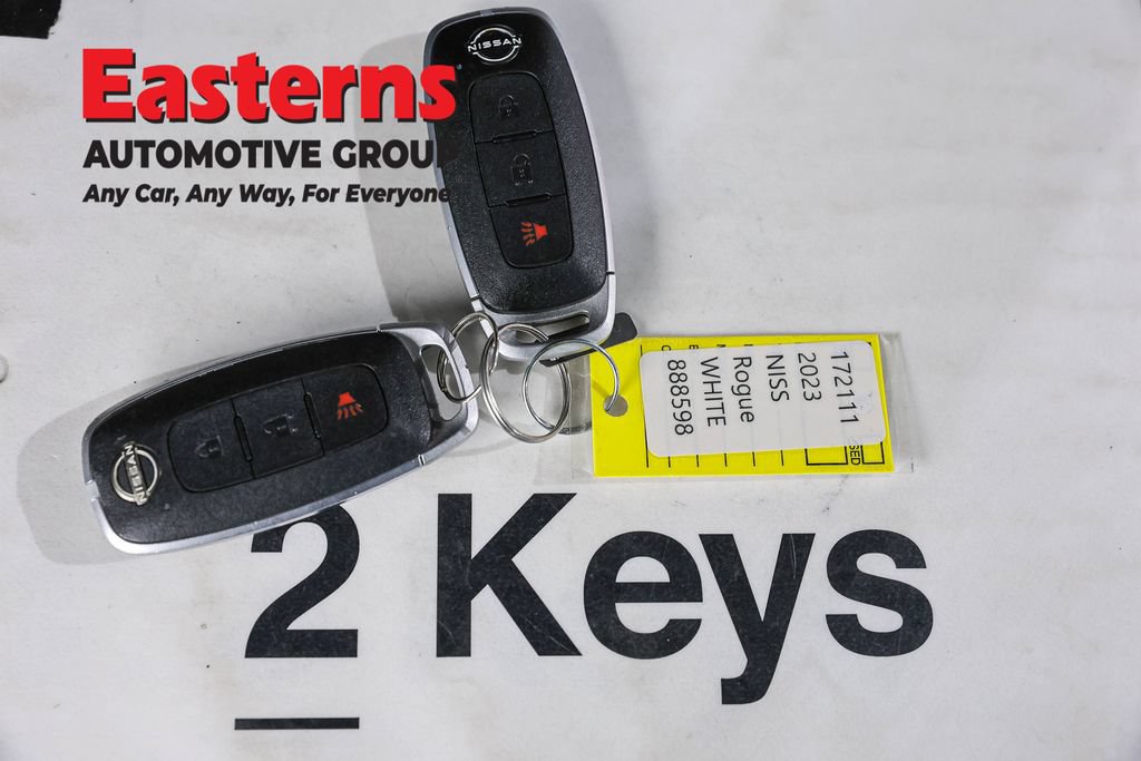 Used 2023 Nissan Rogue S AWD/4WD image 25