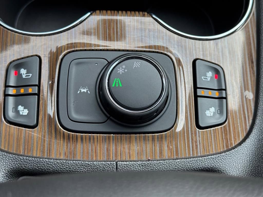 Used 2023 GMC Acadia SLE w/ Driver Convenience Package FWD image 23