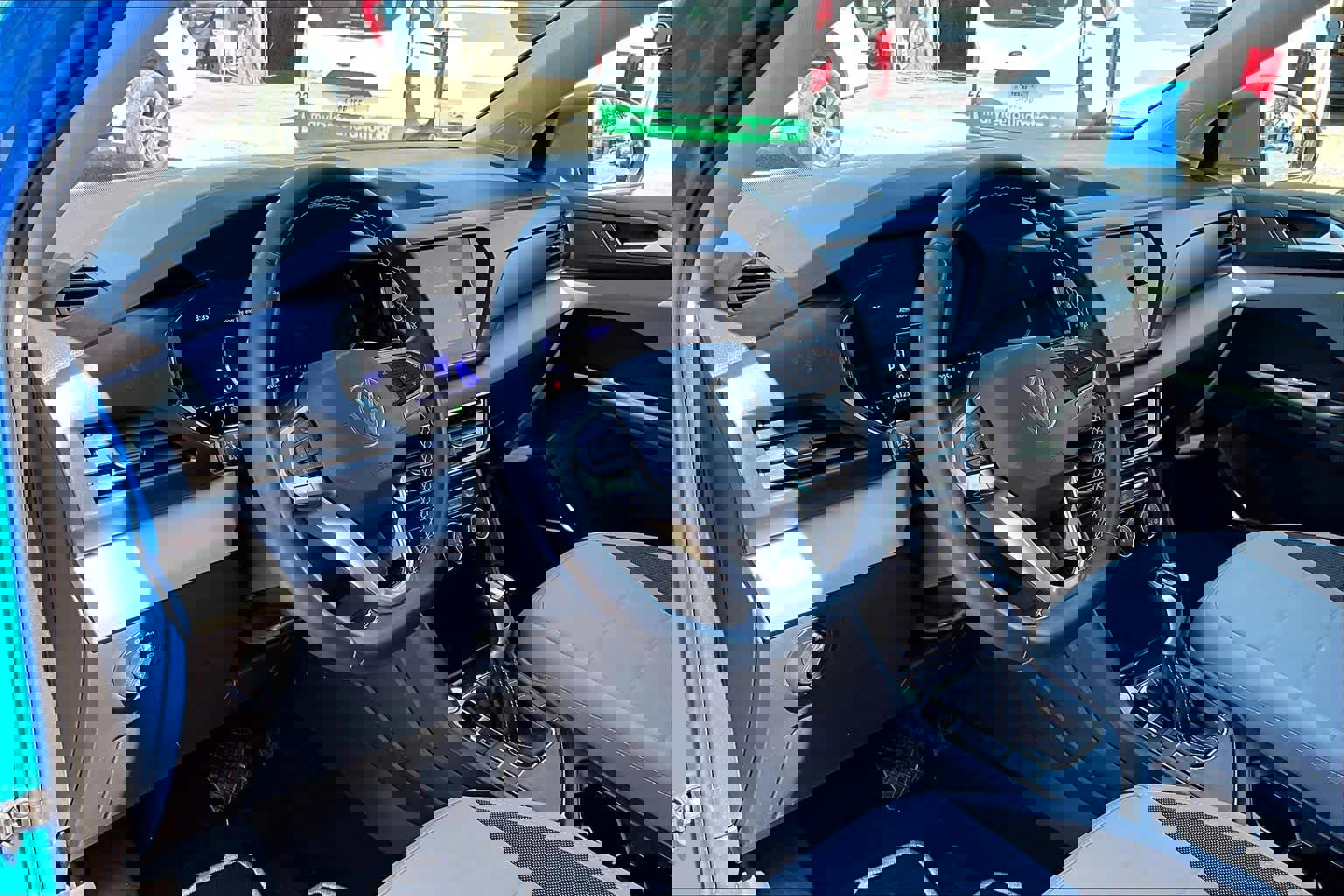 Used 2023 Volkswagen Taos SE image 18