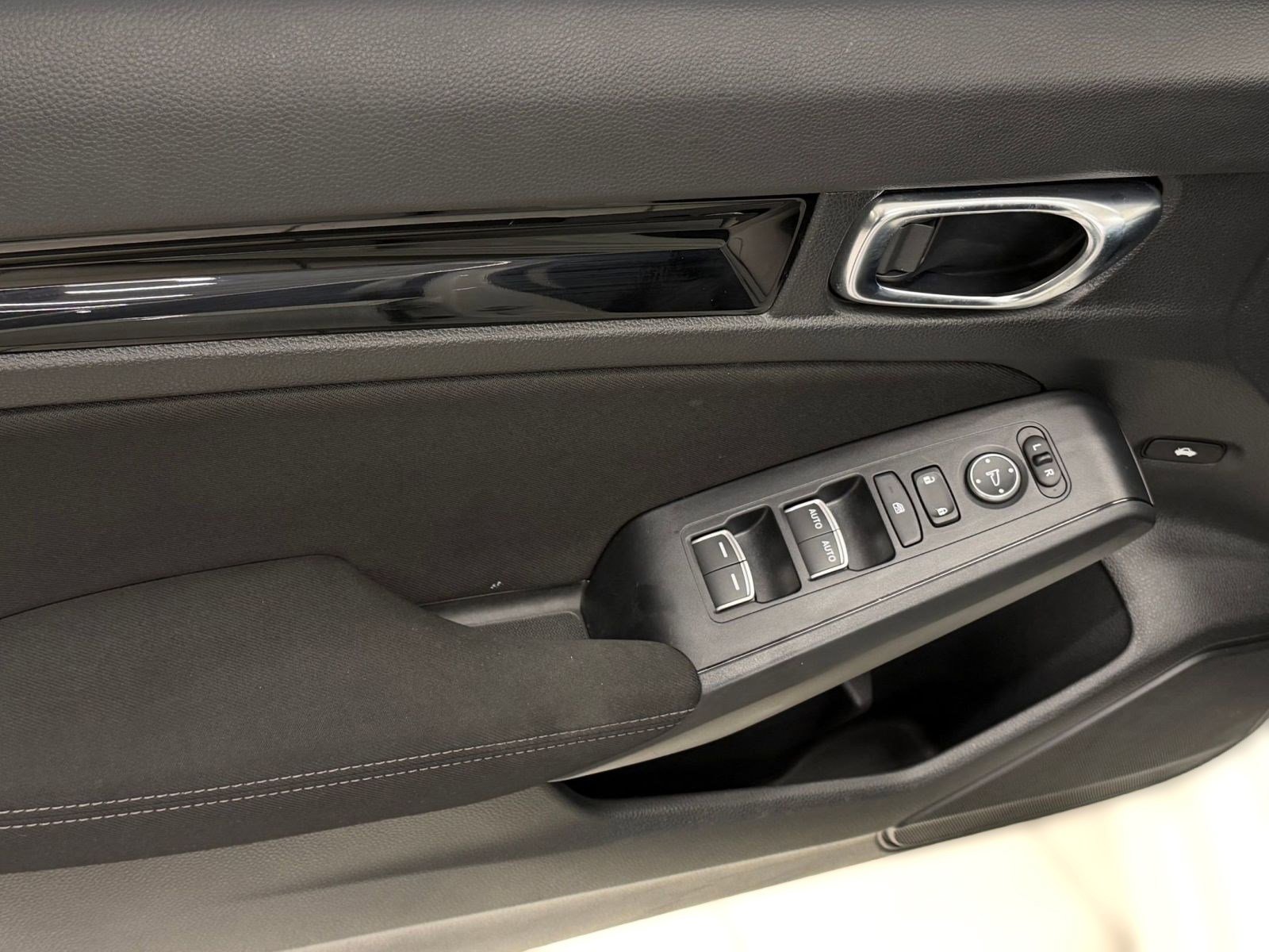 Used 2024 Honda Civic EX image 11