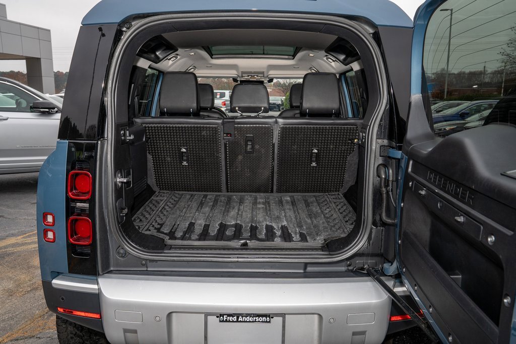 Used 2020 Land Rover Defender 110 SE image 6