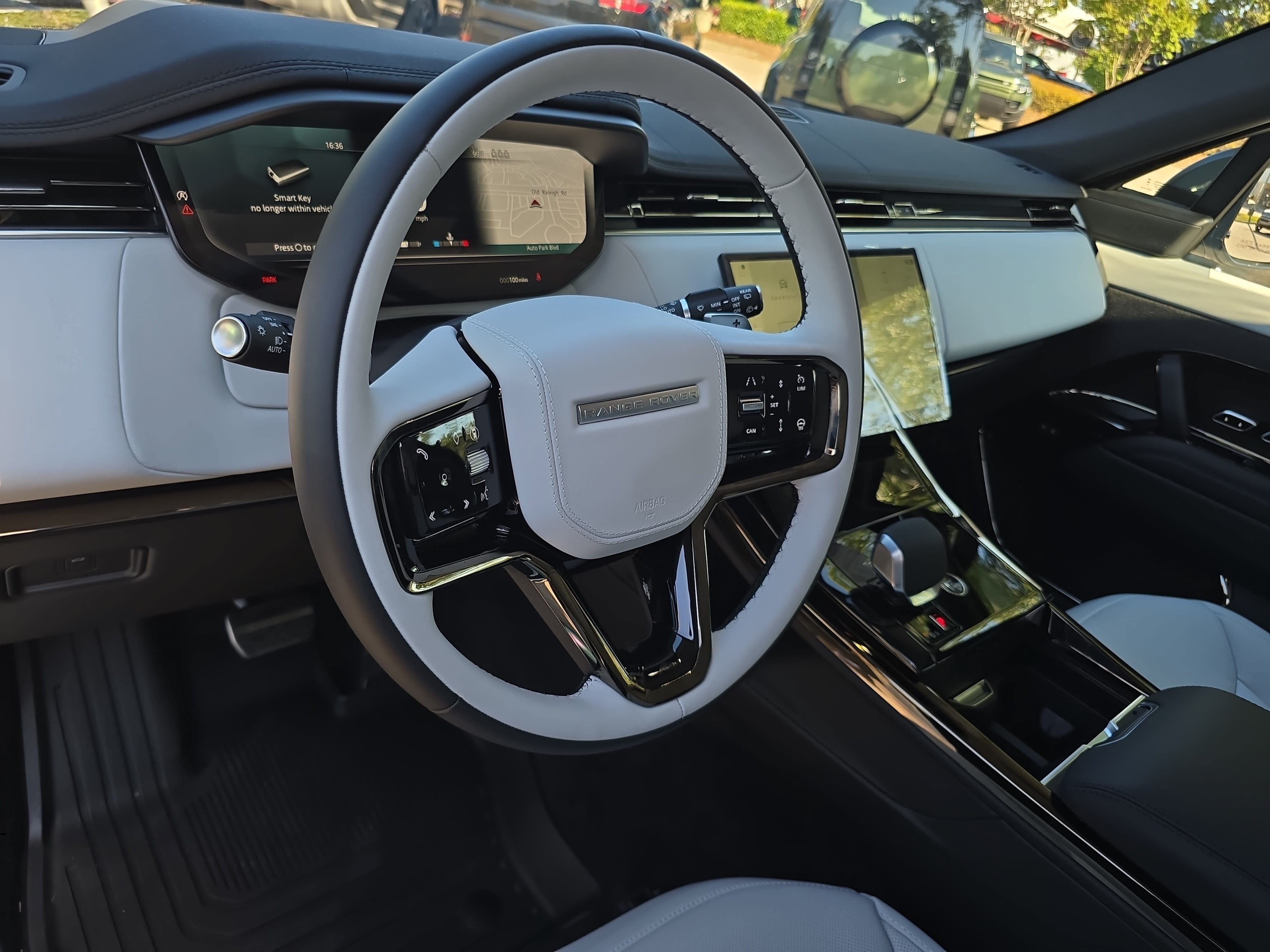 New 2026 Land Rover Range Rover Sport Dynamic SE AWD/4WD image 16