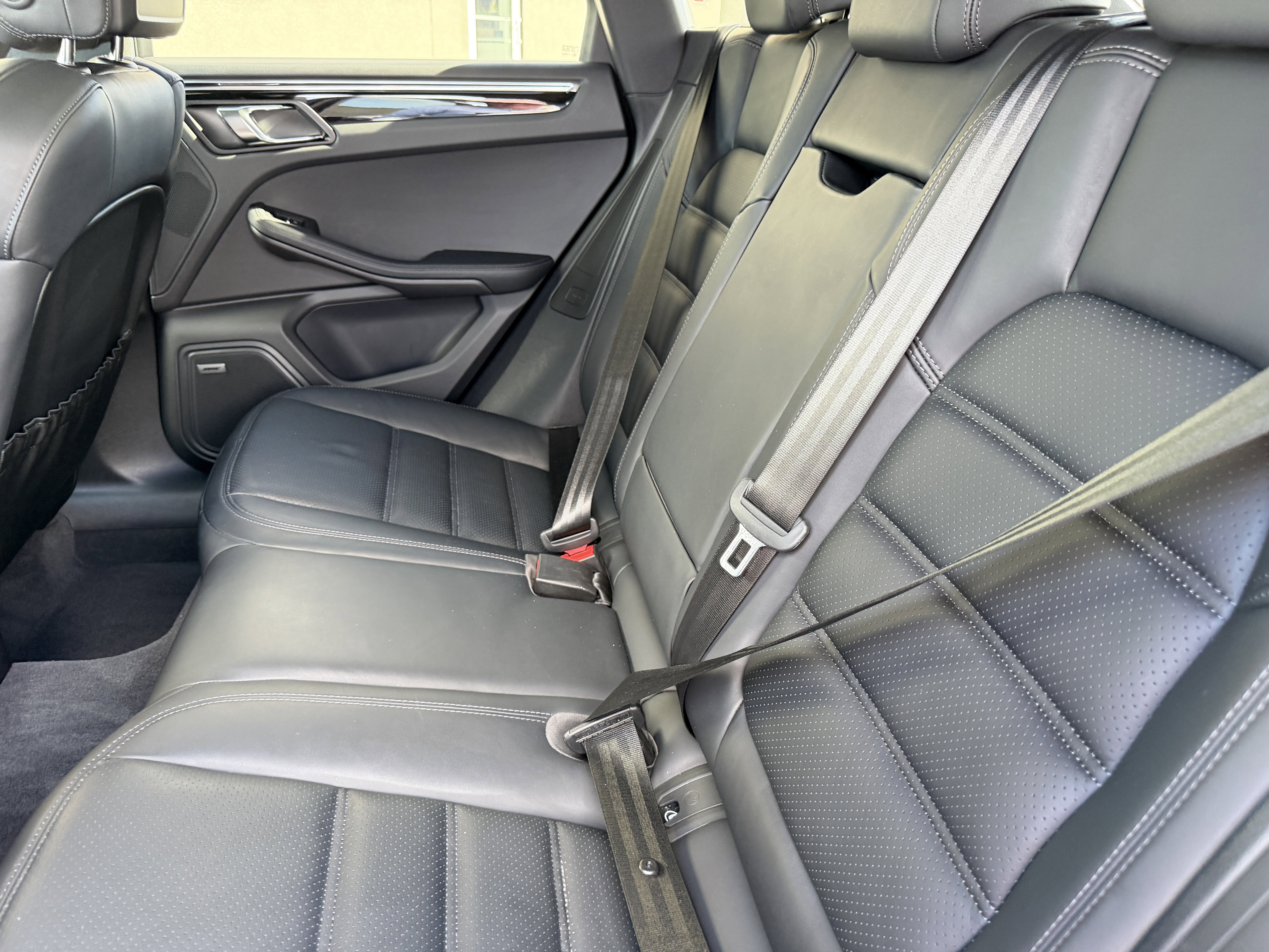 Certified 2025 Porsche Macan image 22