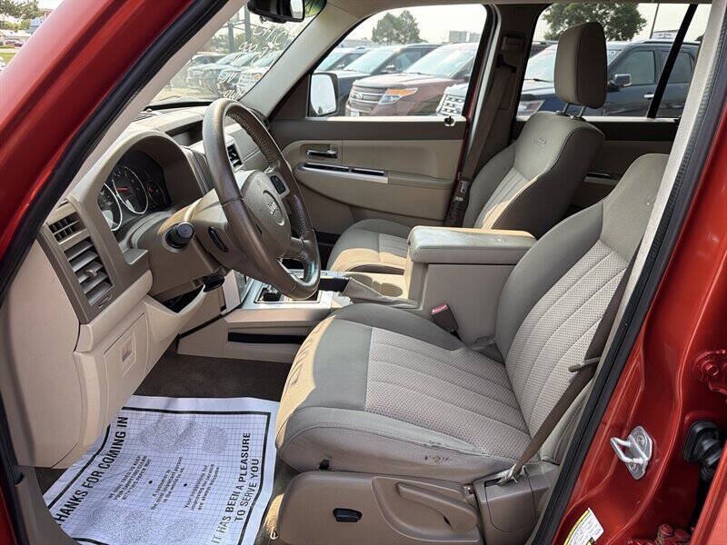 Used 2009 Jeep Liberty Limited AWD/4WD image 11