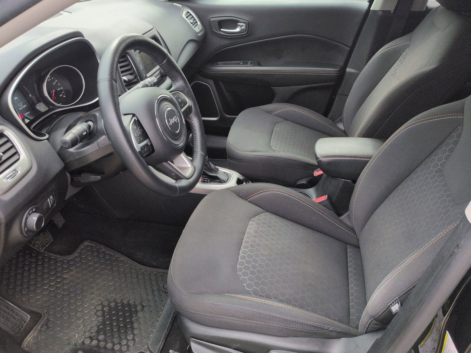 Used 2018 Jeep Compass Sport w/ Cold Weather Group image 19