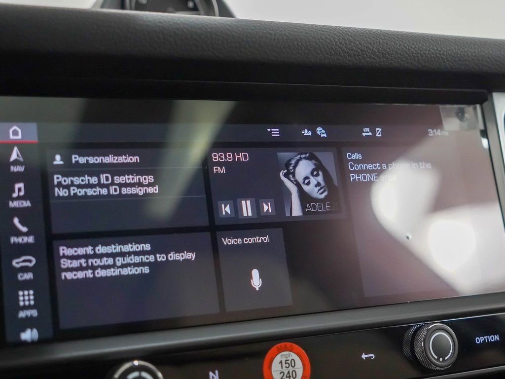 Certified 2025 Porsche Macan image 30