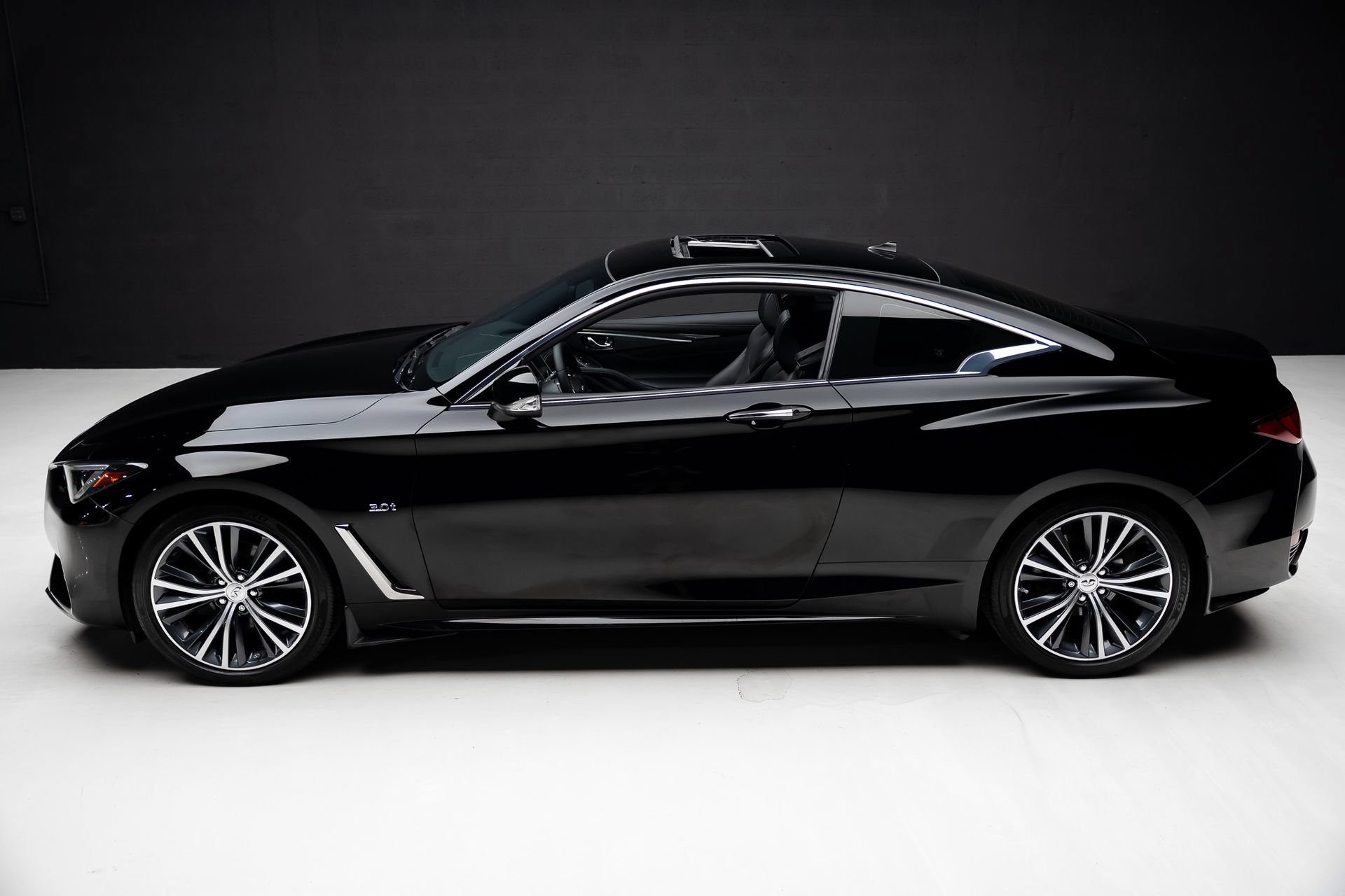 Used 2019 INFINITI Q60 3.0t Luxe AWD/4WD image 16