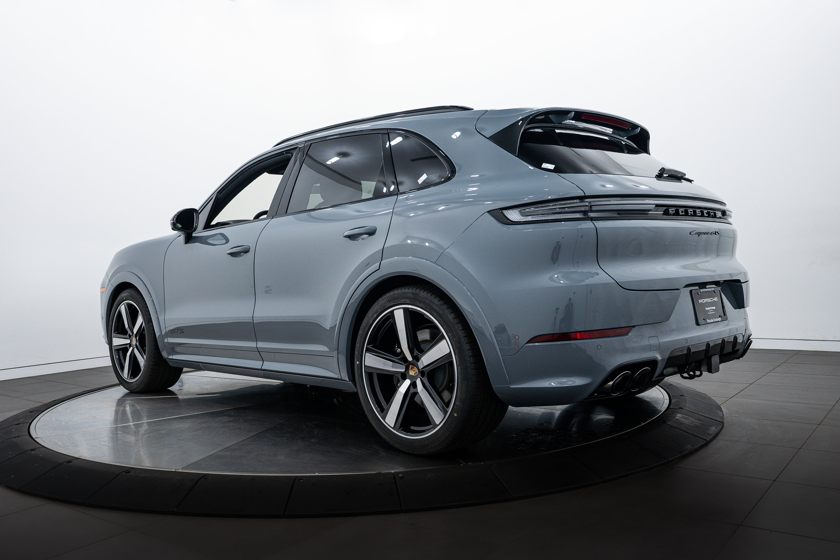 New 2025 Porsche Cayenne GTS image 3