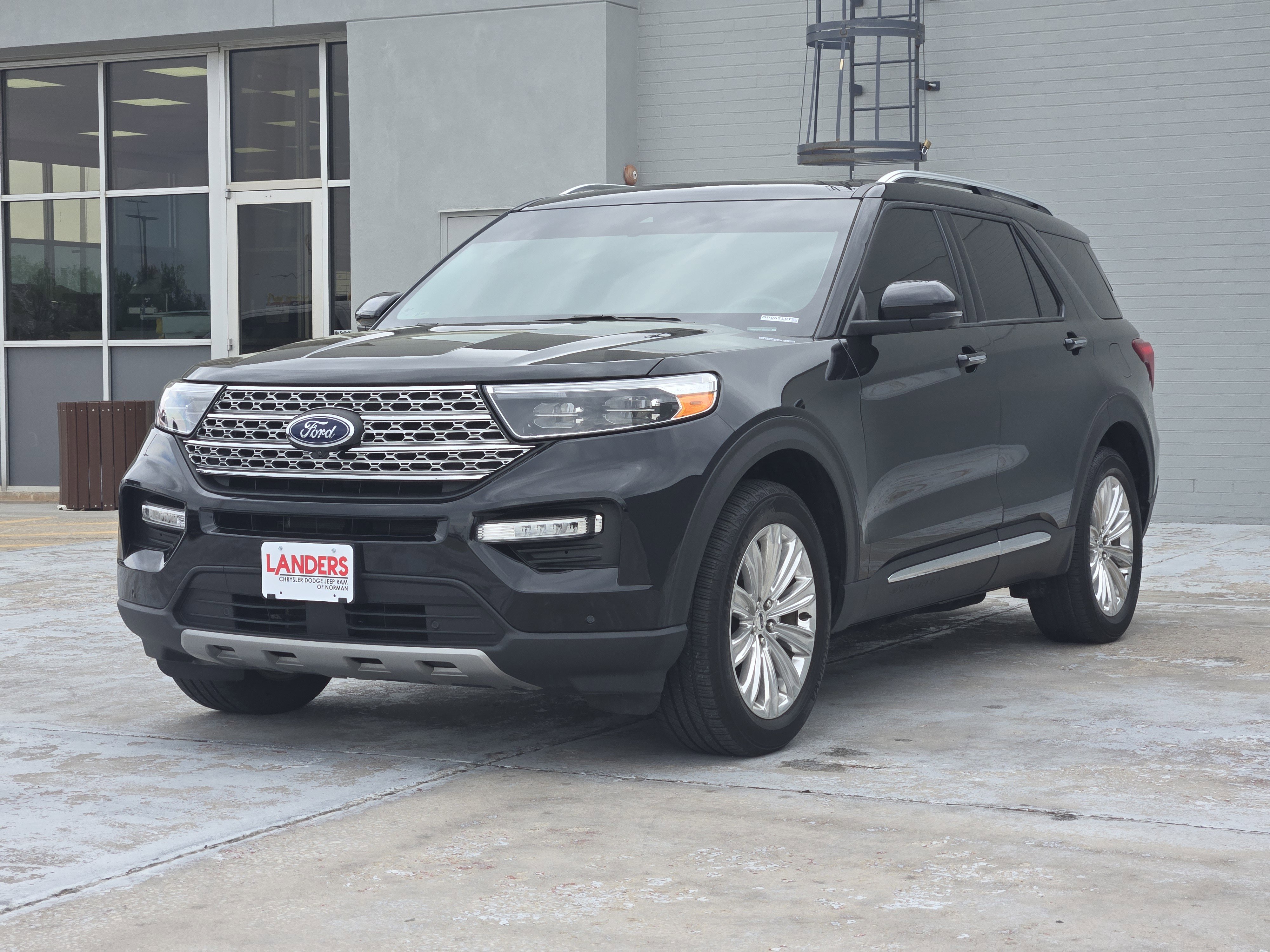 Used 2020 Ford Explorer Limited w/ Class III Trailer Tow Package image 4