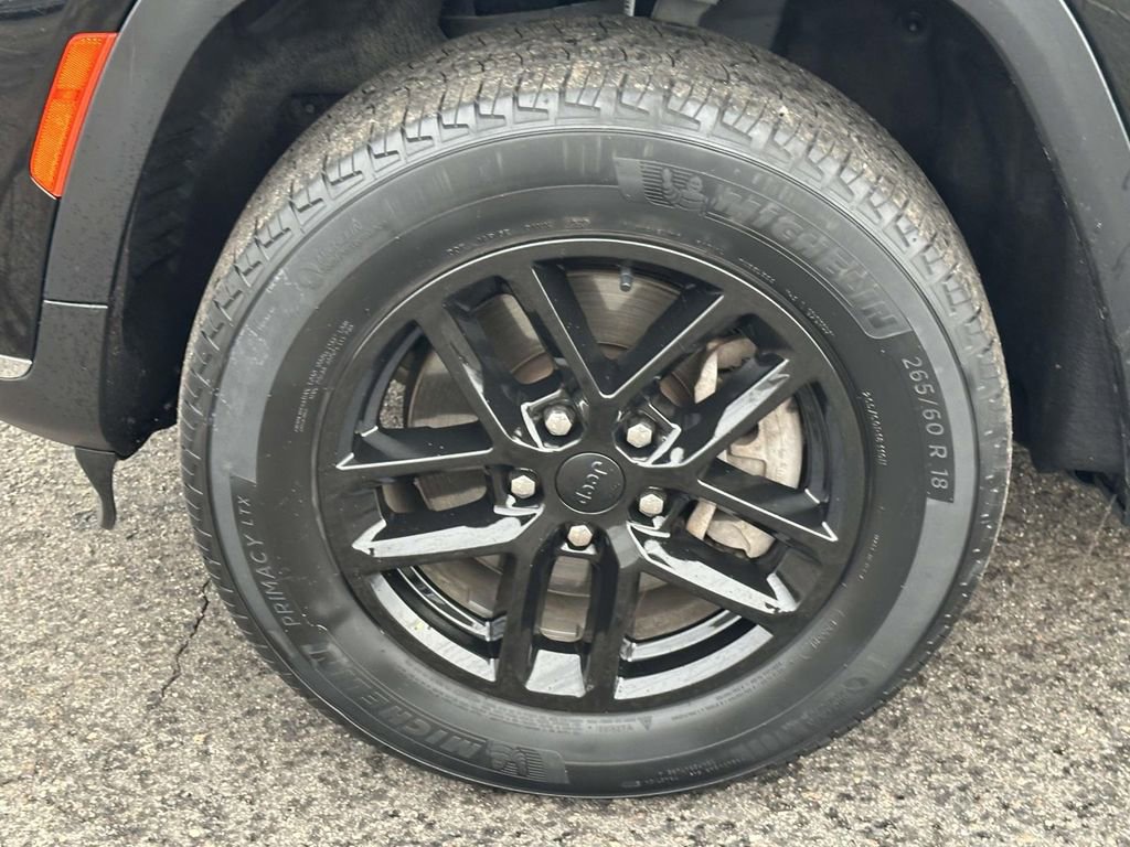 Used 2023 Jeep Grand Cherokee L Laredo w/ Luxury Tech Group I image 8