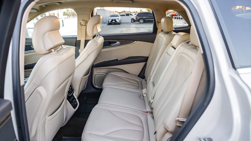 Used 2019 Lincoln Nautilus Select image 20