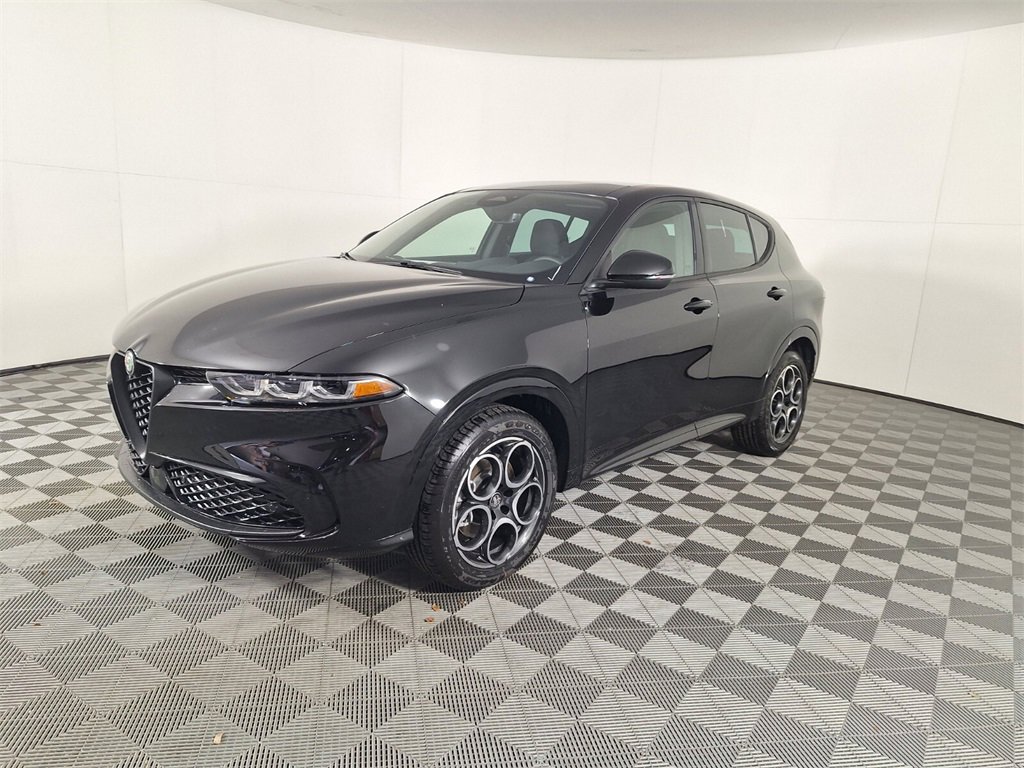 New 2025 Alfa Romeo Tonale image 8
