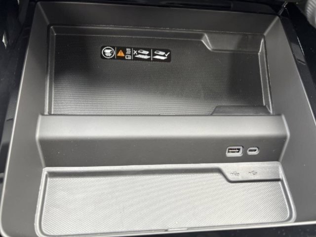 Used 2026 Chevrolet Tahoe Premier AWD/4WD image 23