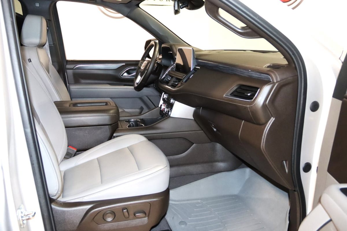 Used 2023 GMC Yukon XL SLT w/ SLT Premium Package AWD/4WD image 71