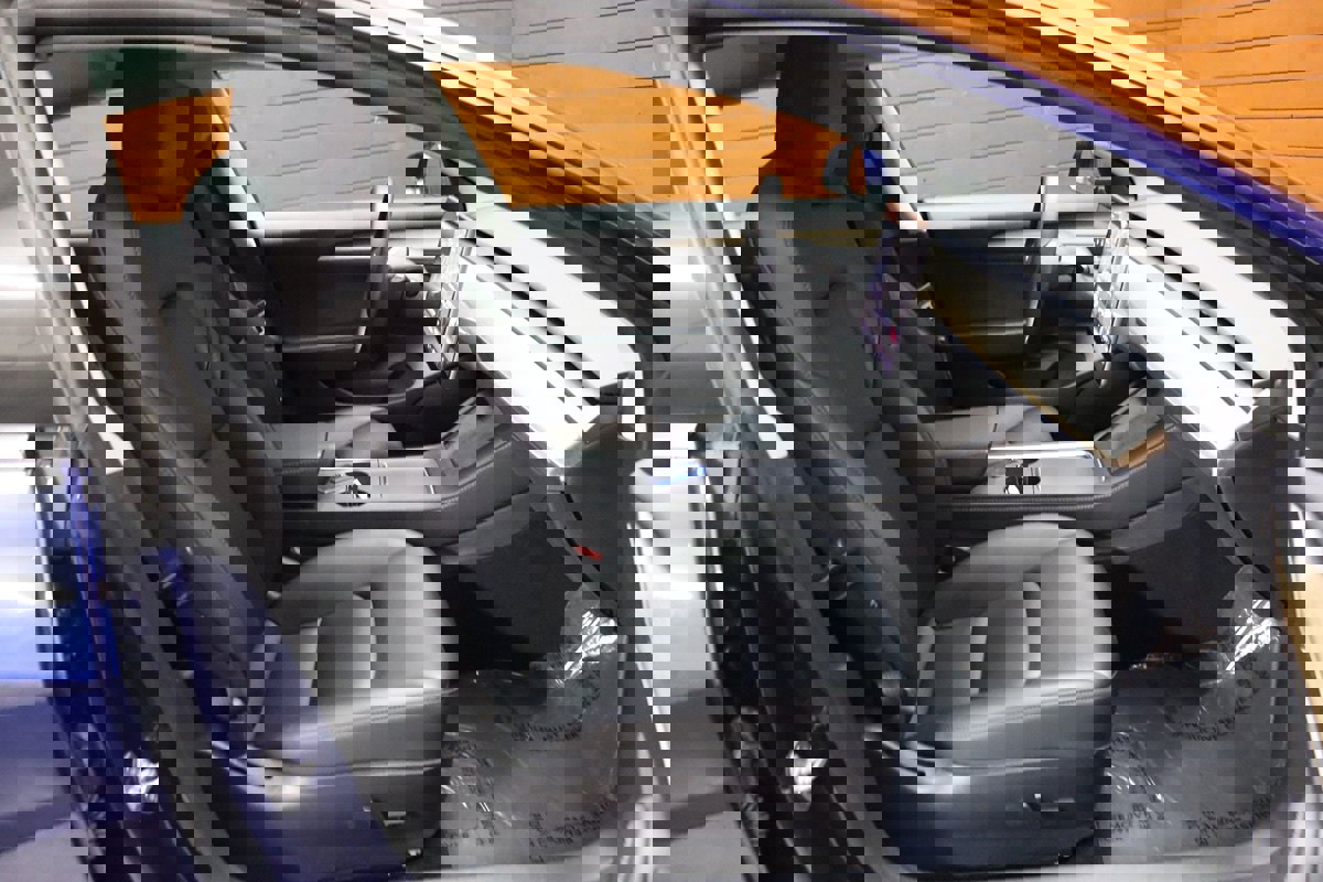 Used 2022 Tesla Model 3 Standard Range image 60