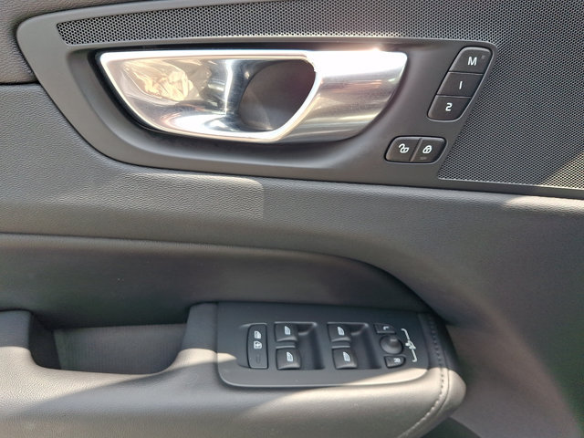 Used 2023 Volvo XC60 B5 Plus w/ Climate Package AWD/4WD image 13