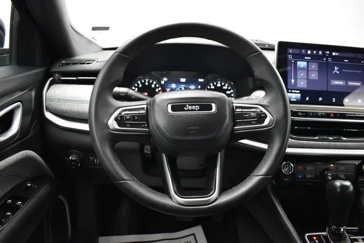 Used 2024 Jeep Compass Latitude AWD/4WD image 20