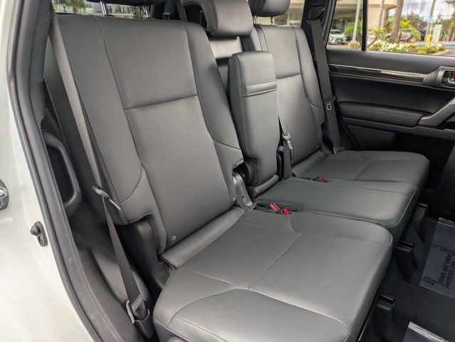 Used 2023 Lexus GX 460 Premium w/ Premium Plus Package image 30