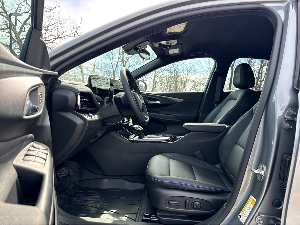New 2026 Buick Envista Sport Touring w/ Convenience I Package FWD image 8