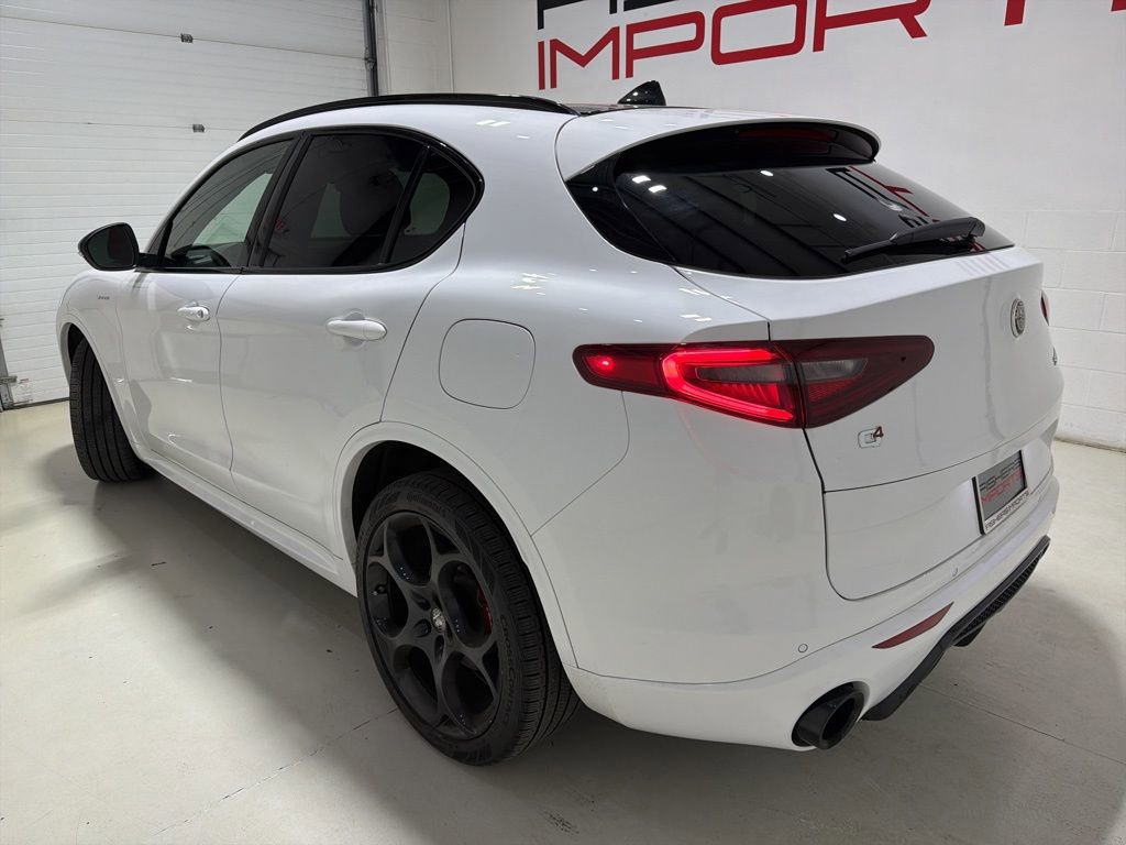 Used 2023 Alfa Romeo Stelvio Veloce AWD/4WD image 5