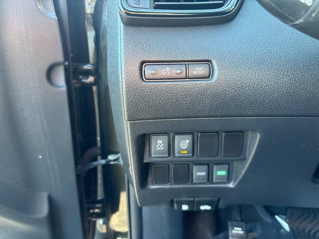 Used 2017 Nissan Rogue SV FWD image 30