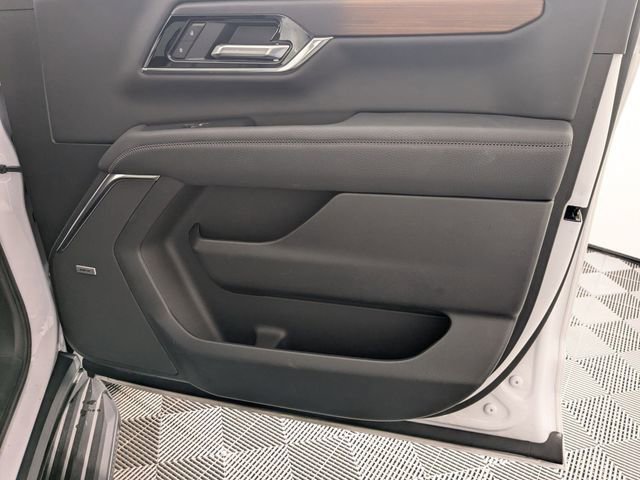 Certified 2025 GMC Yukon Denali image 35