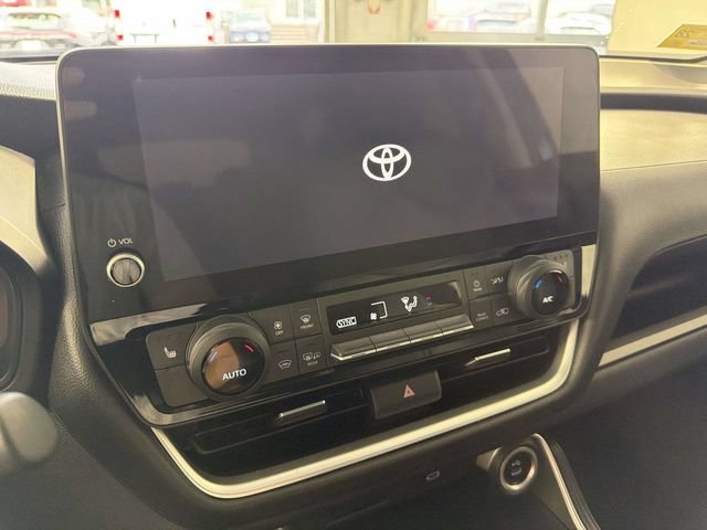 Used 2024 Toyota Grand Highlander AWD image 23