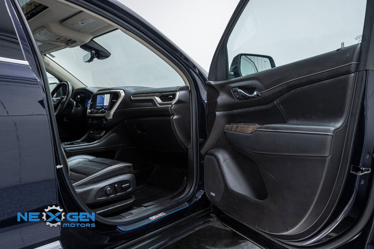 Used 2021 GMC Acadia Denali w/ Denali Ultimate Package image 36