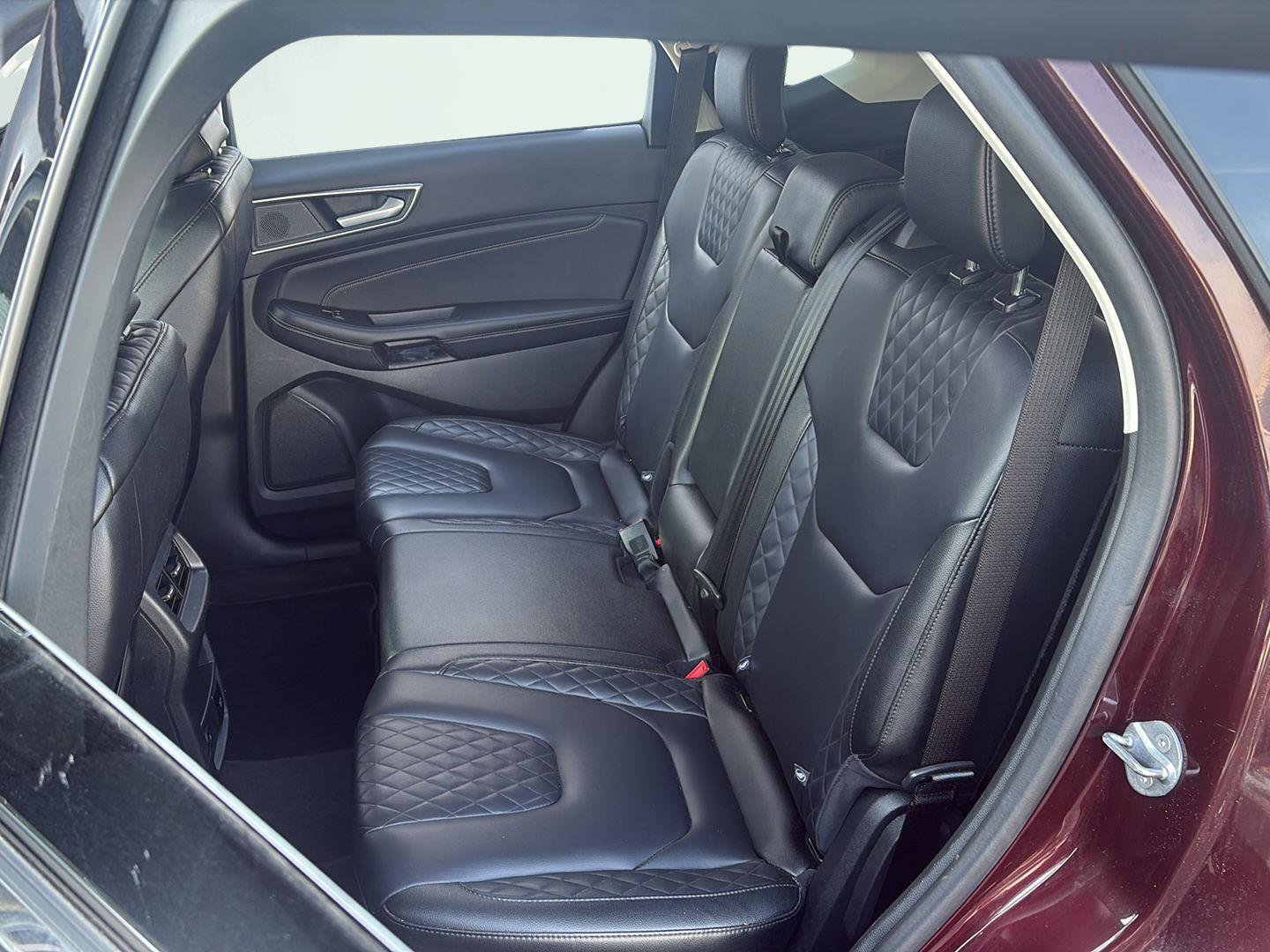 Used 2024 Ford Edge Titanium image 13