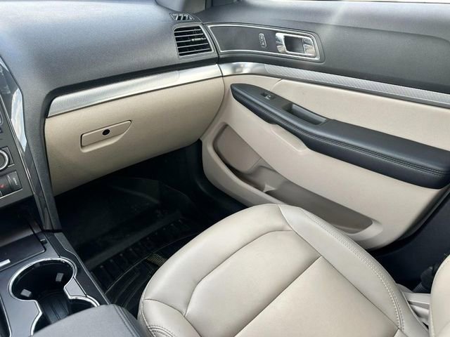 Used 2019 Ford Explorer XLT w/ Equipment Group 202A image 16