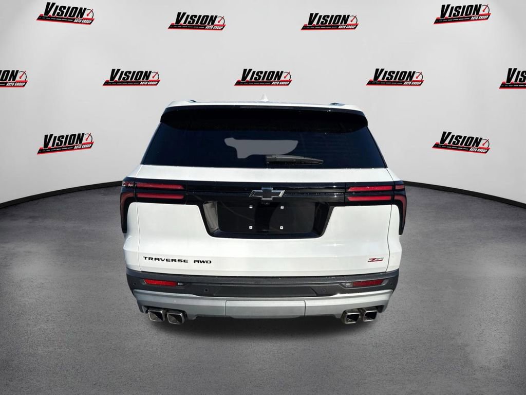 Used 2024 Chevrolet Traverse Z71 image 6