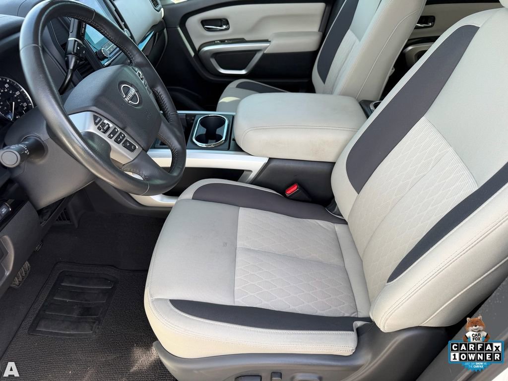 Used 2024 Nissan Titan SV w/ SV Convenience Package image 16