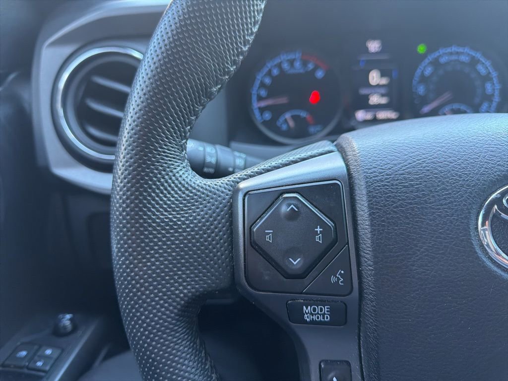 Used 2021 Toyota Tacoma TRD Off-Road image 28