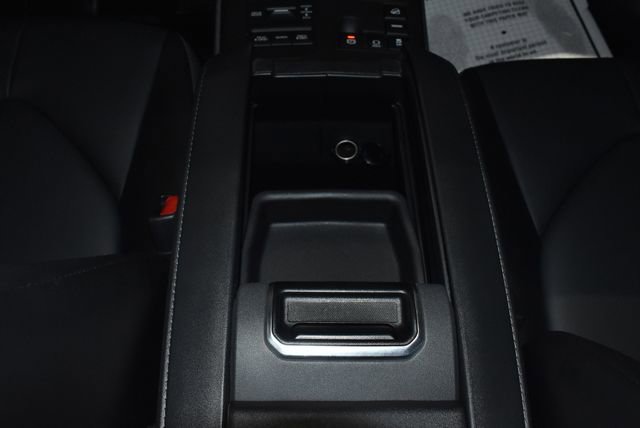 Used 2023 Toyota Highlander XLE image 24