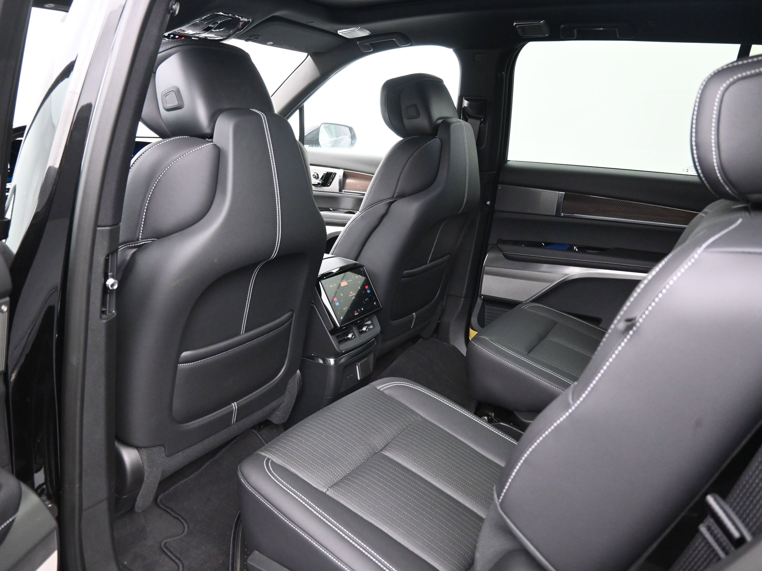 New 2026 Cadillac Vistiq Luxury w/ LPO, Floor Liner Package image 10