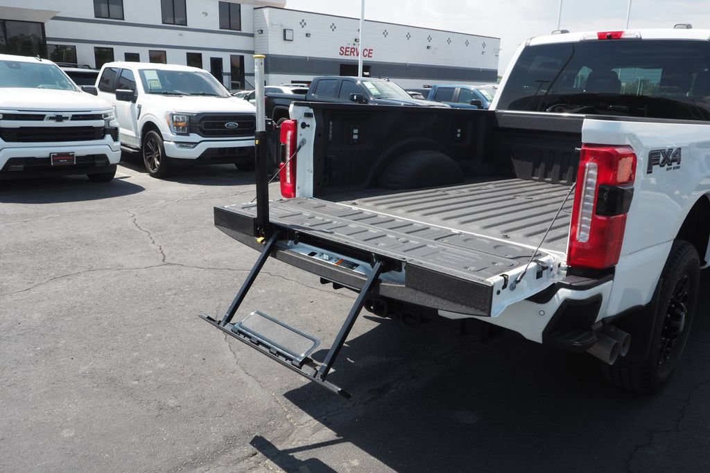 Used 2025 Ford F350 Lariat w/ Black Appearance Package AWD/4WD image 17