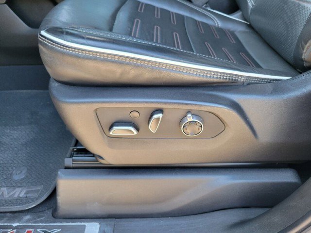 Used 2024 GMC Sierra 2500 AT4X image 25