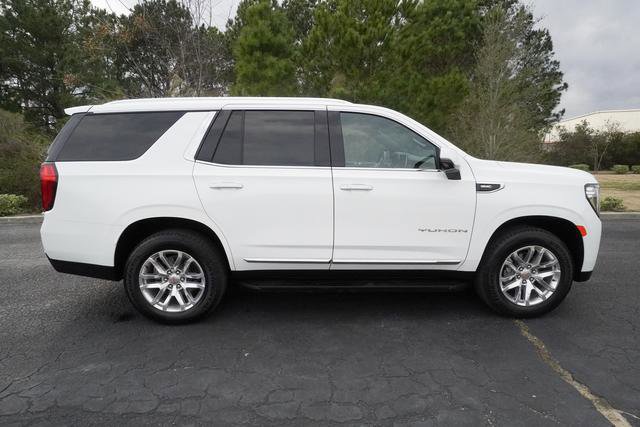 Used 2024 GMC Yukon SLT w/ SLT Premium Package image 2