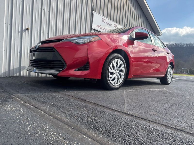 Used 2017 Toyota Corolla LE image 16