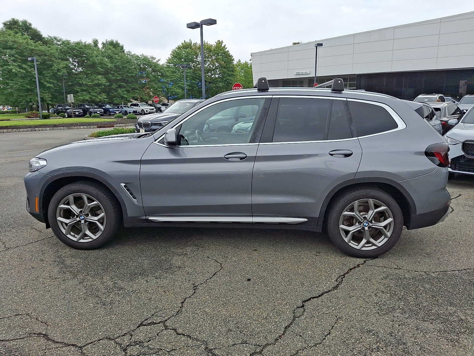 Used 2023 BMW X3 xDrive30i w/ Premium Package AWD/4WD image 4