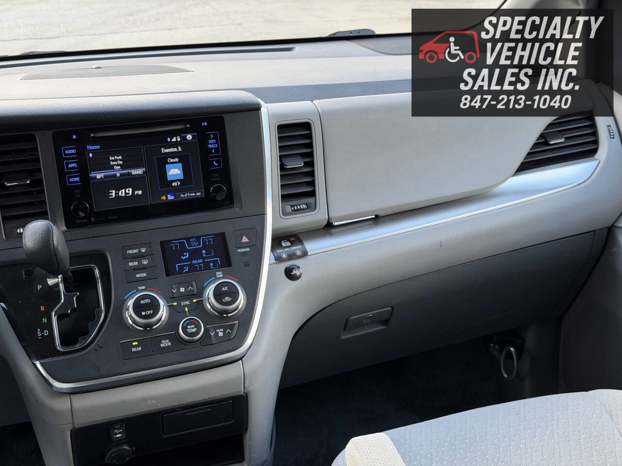 Used 2017 Toyota Sienna LE image 35