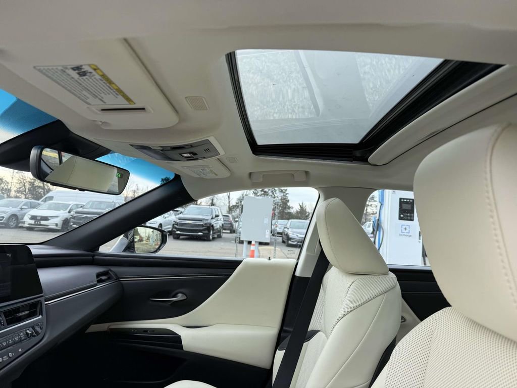 Used 2022 Lexus ES 350 Premium image 12