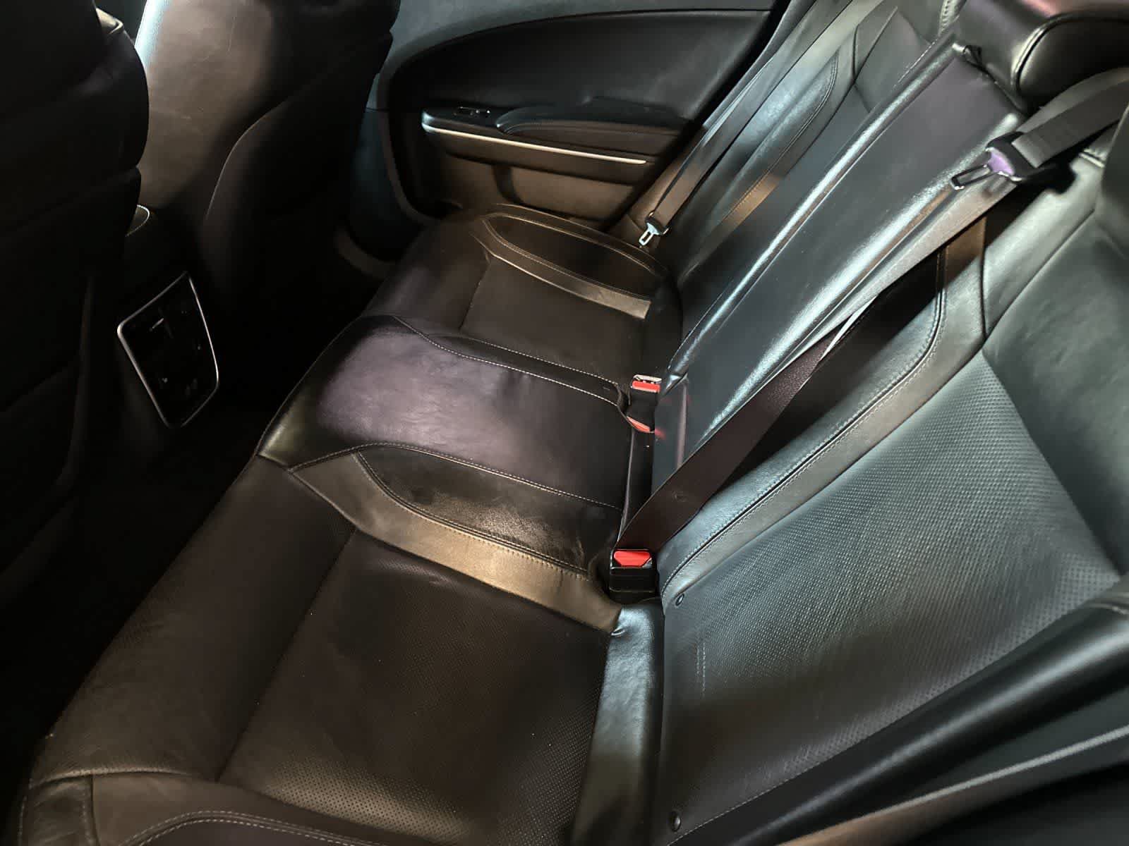 Used 2020 Dodge Charger SXT w/ Leather Interior Group RWD image 5