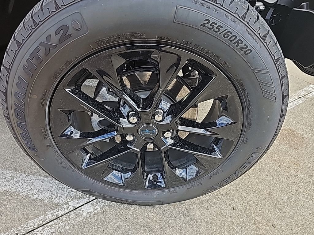 Certified 2025 Jeep Wrangler Unlimited Sahara w/ Safety Group image 4