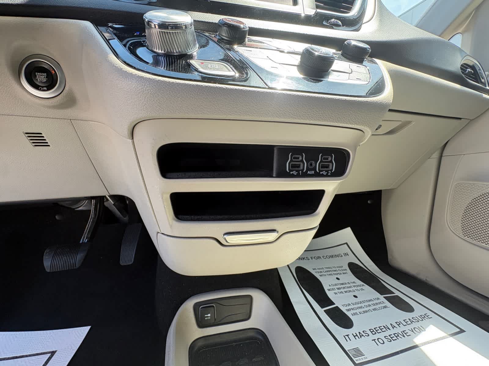 Used 2023 Chrysler Voyager LX FWD image 30