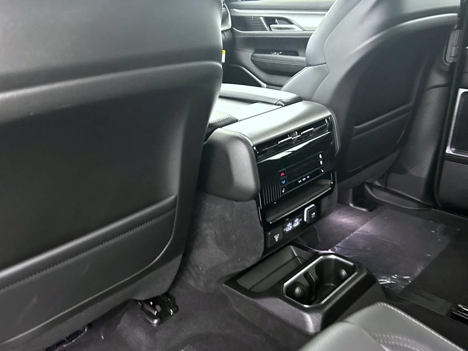 New 2026 Jeep Grand Wagoneer Limited w/ Convenience Group I AWD/4WD image 23