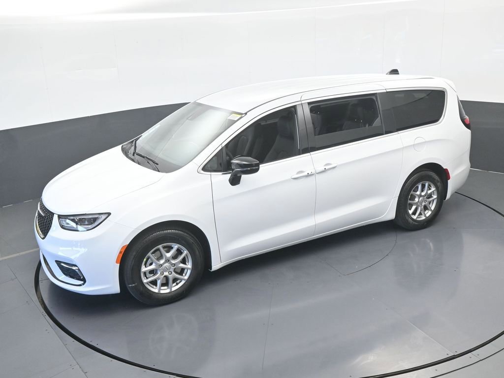New 2026 Chrysler Pacifica Select FWD image 45
