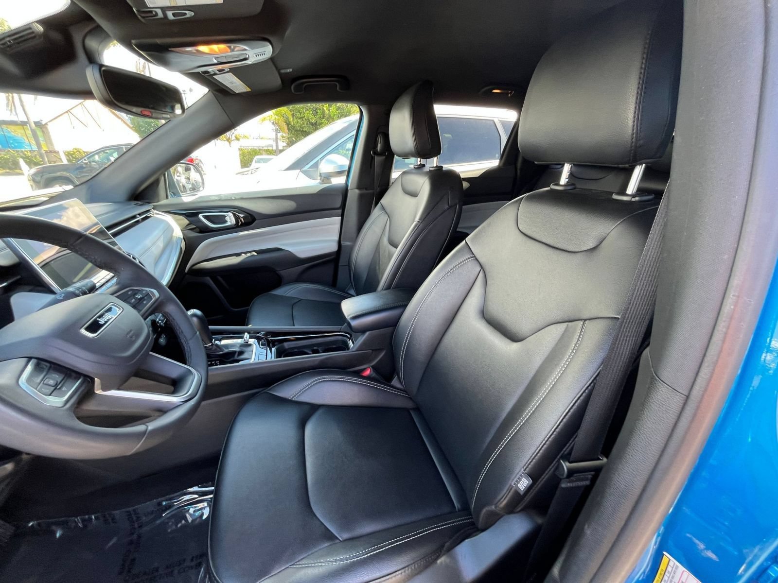 Used 2025 Jeep Compass Limited AWD/4WD image 28