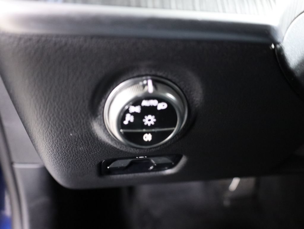 Certified 2026 Mercedes-Benz C 300 4MATIC Sedan image 11