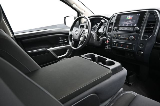 Used 2022 Nissan Titan SV AWD/4WD image 16